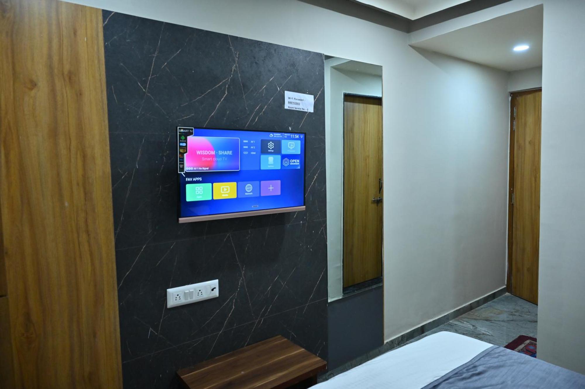 Hotel Sury Villa Ahmedabad Buitenkant foto