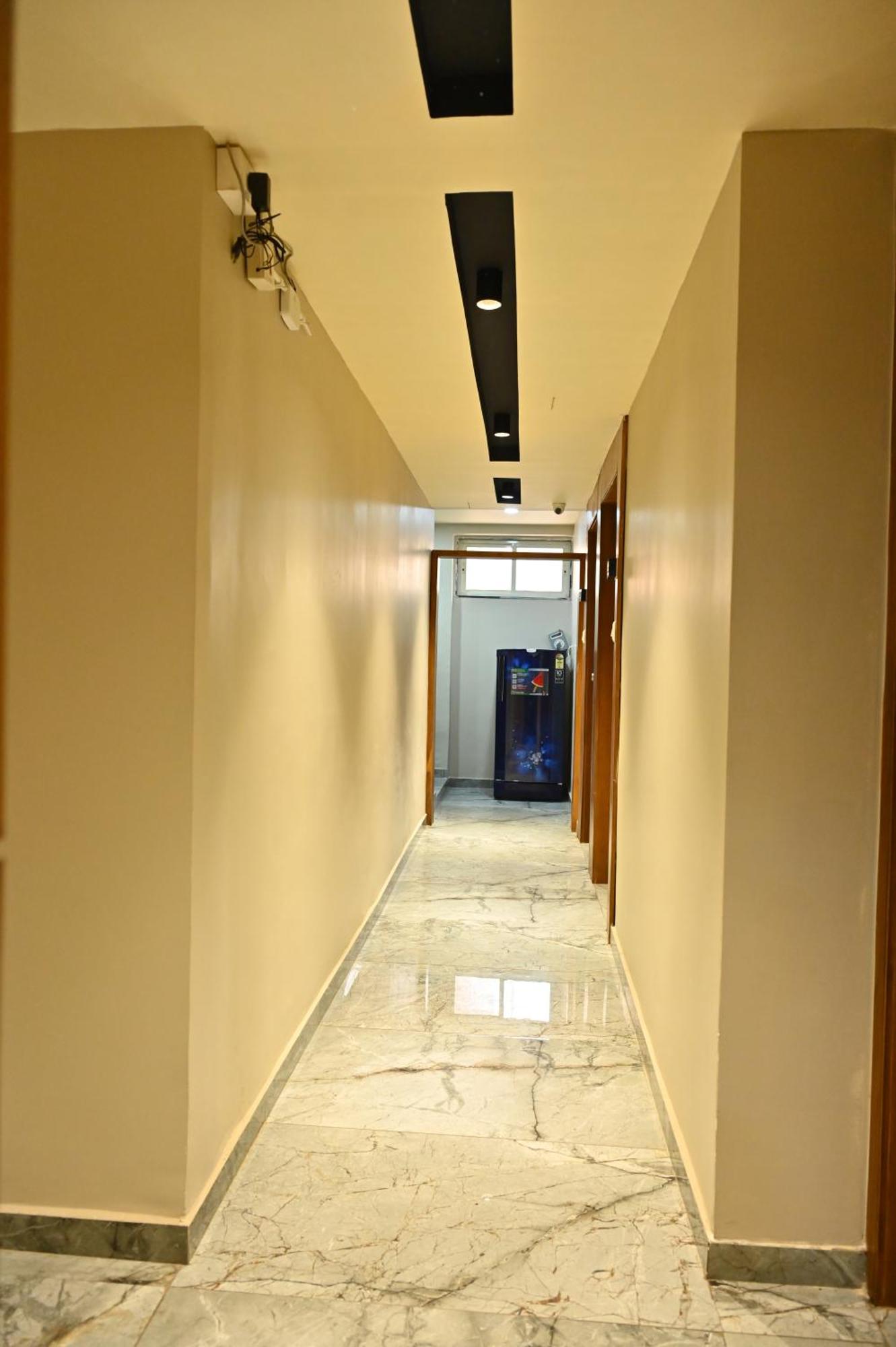 Hotel Sury Villa Ahmedabad Buitenkant foto