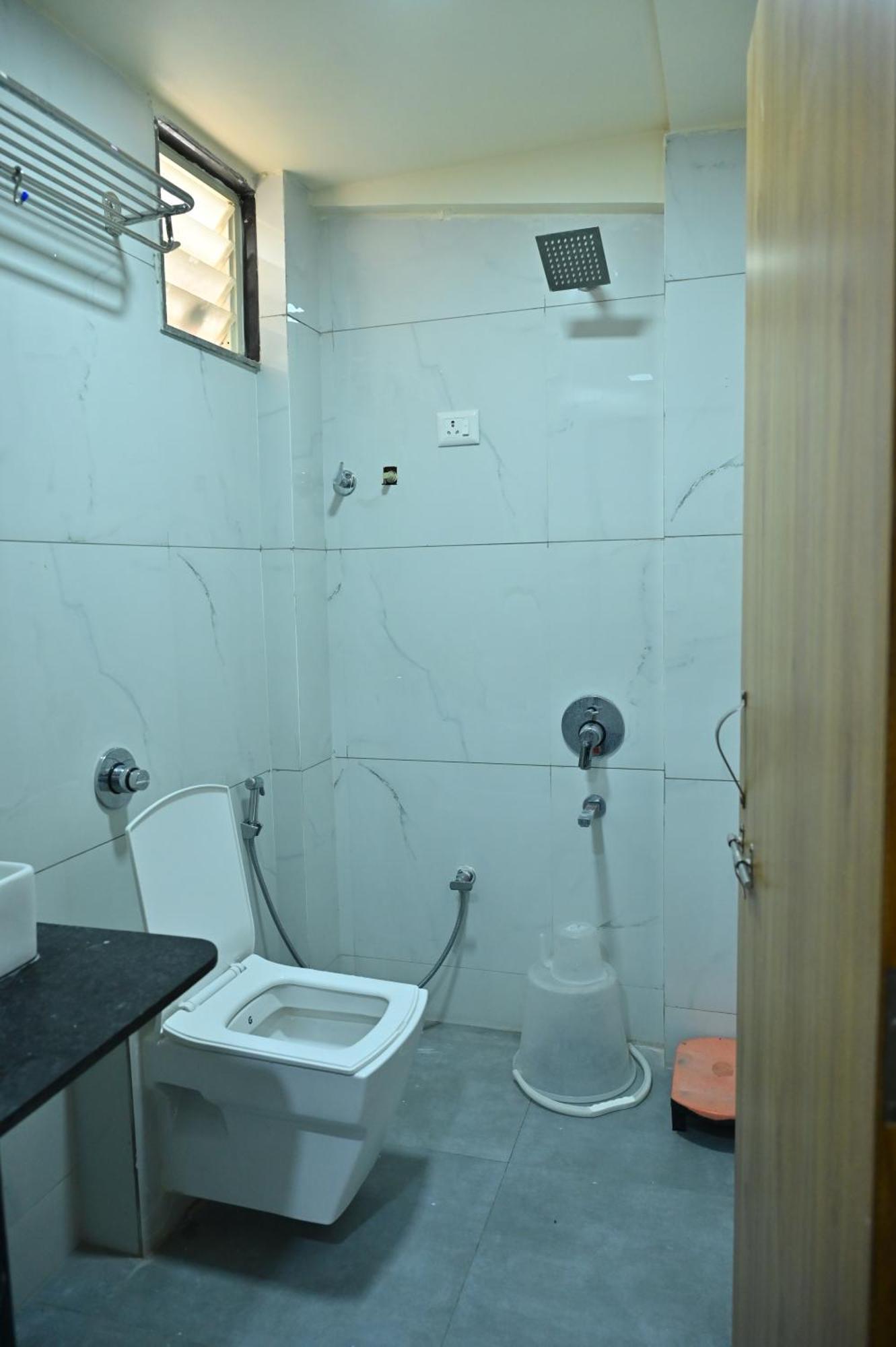 Hotel Sury Villa Ahmedabad Buitenkant foto