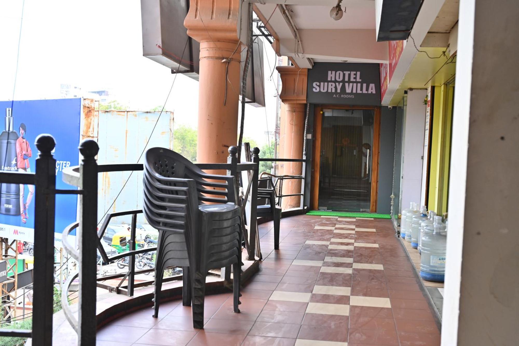 Hotel Sury Villa Ahmedabad Buitenkant foto